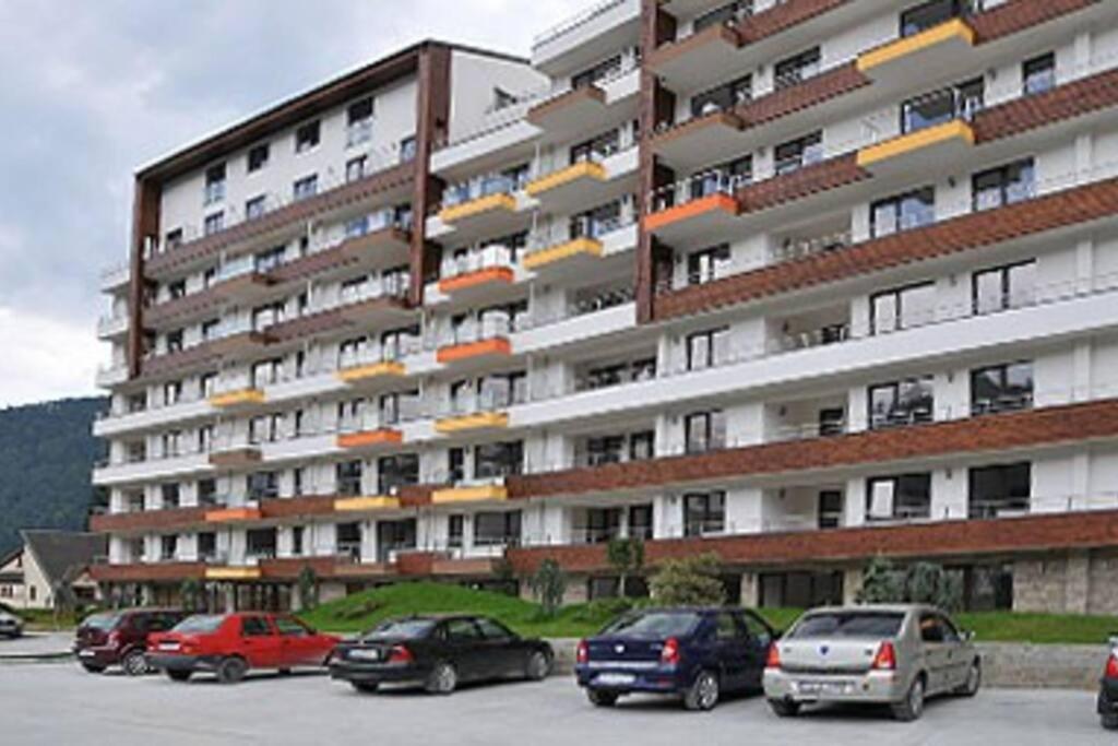 Romantic Jacuzzi Luxury Apartment Sinaia Luaran gambar